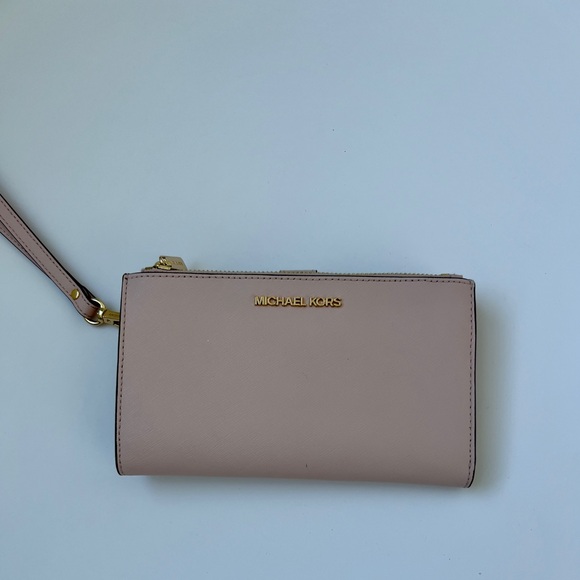 Michael Kors Blush Leather Wristlet - Picture 5 of 8